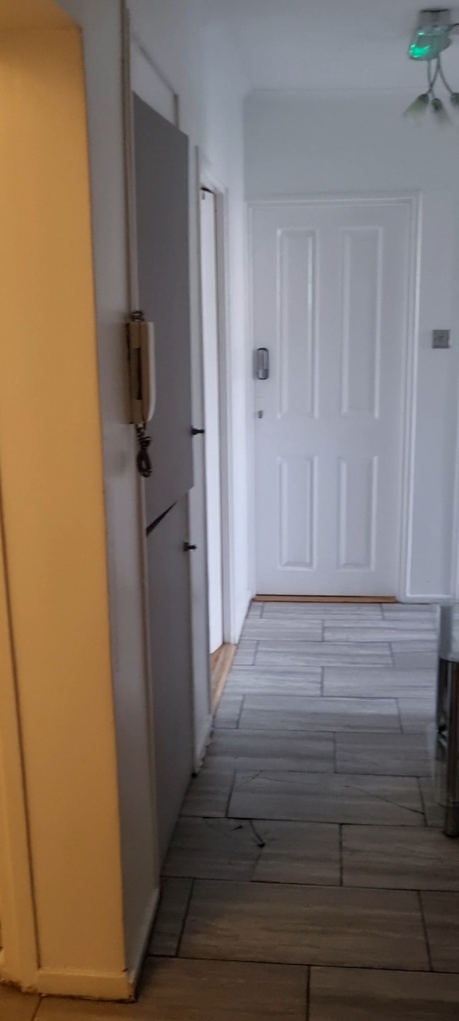 Double bedroom in a shared flat Main Photo