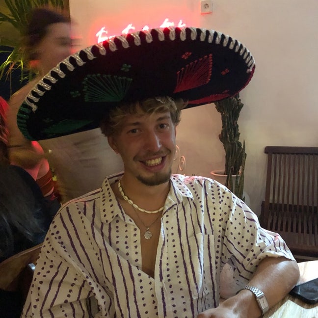Looking for a room/roommates LDN Main Photo