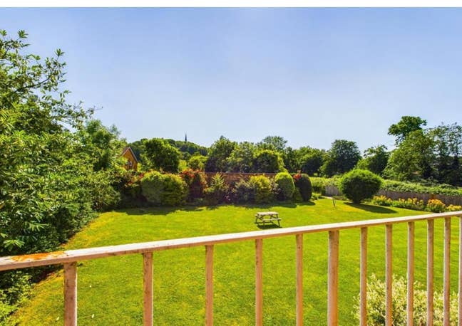 *Short-Term Let: Spacious 1-Bed Flat in Harrow on  Main Photo