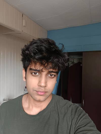 Looking for a room in london!! Main Photo