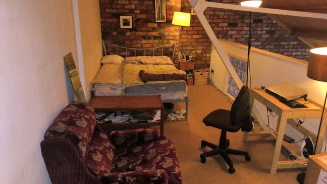 Room available for rent for a month. Main Photo