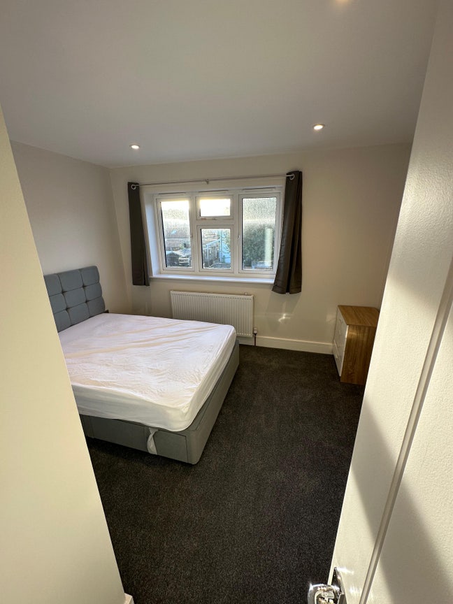 6 bedroom house share Hoddesdon  Main Photo