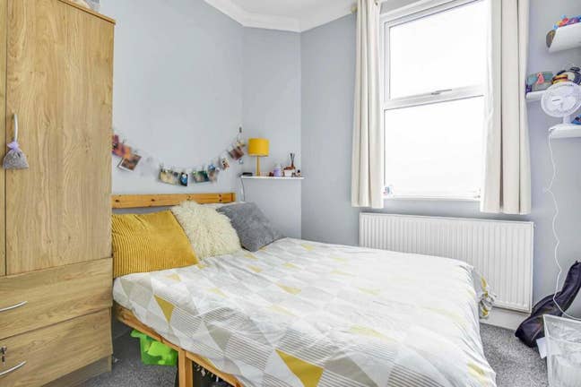 2 Double bed rooms available - Northfields  Main Photo