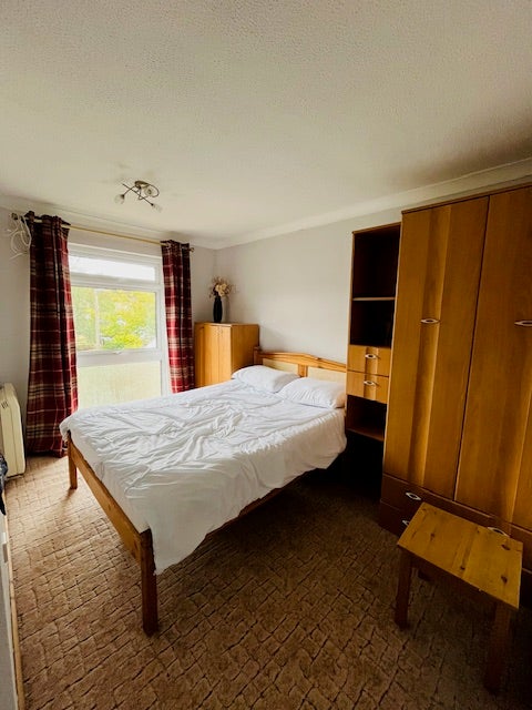 Room to rent Monday to Friday Main Photo