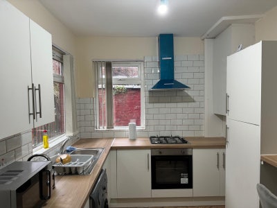 Large Furnished Double bedroom to rent in Moston! Main Photo