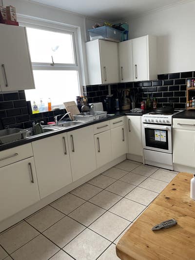 Room in Shared House Bryn Road Main Photo