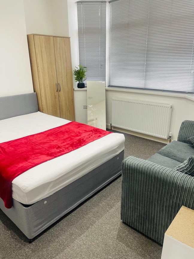 Double Bedroom available in Hounslow  Main Photo