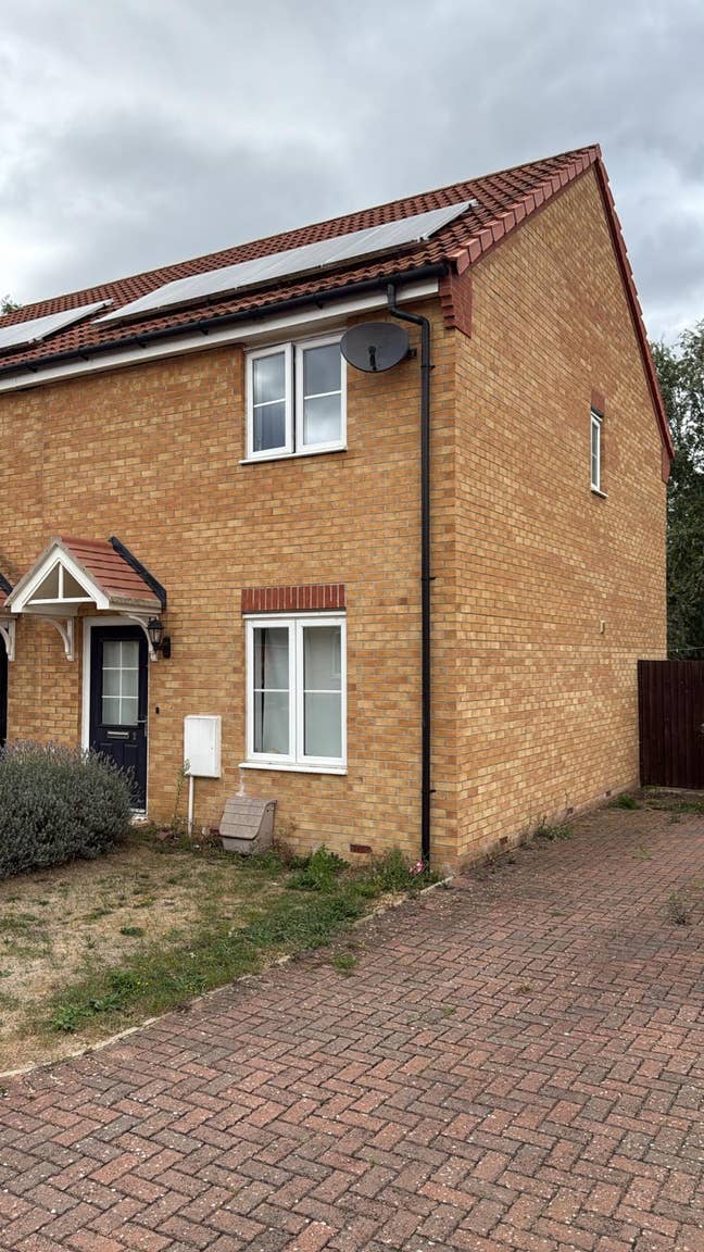 Modern 2 Bedroom end Terrace,  live out landlord Main Photo