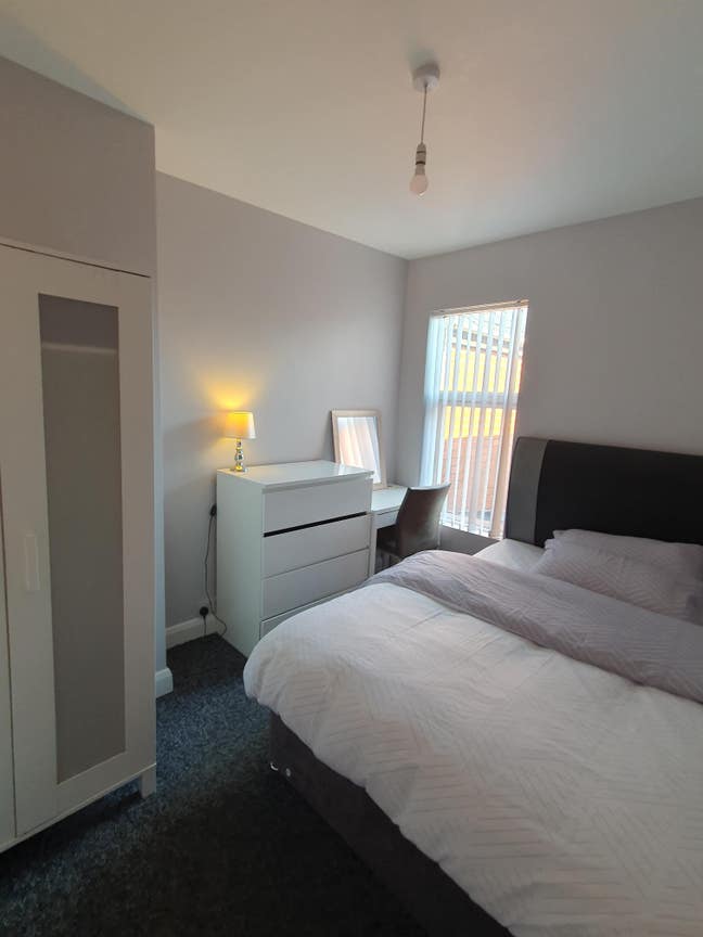  Double Room beside RVH Main Photo