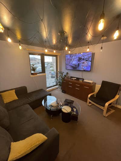 Females preferred. Room with private bathroom. Main Photo