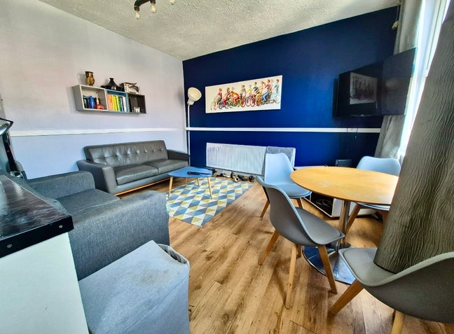 Only £525 all in! Main Photo