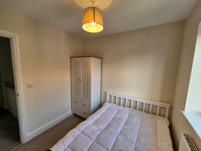 Double Room Available in a Girls House Main Photo