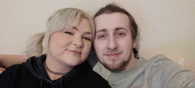 Professional Couple looking for Room or Apartment Main Photo