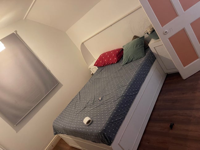 Double room available to rent for females  Main Photo