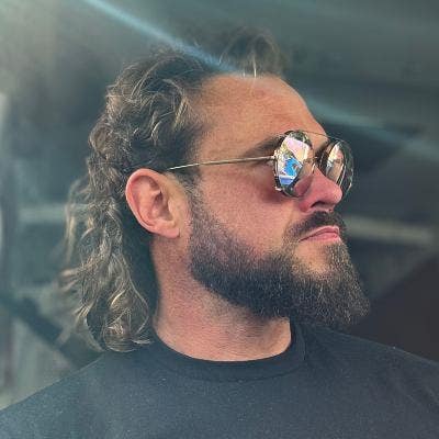 Professional male Main Photo