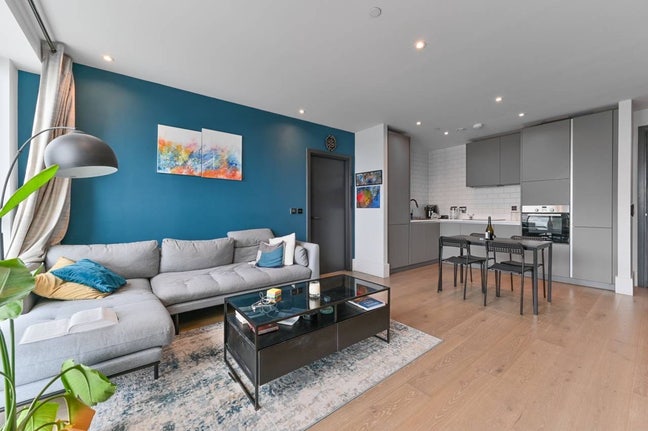Luxury 2-bedroom walking distance to East Croydon  Main Photo