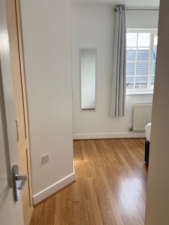 En-Suite Room Available Main Photo