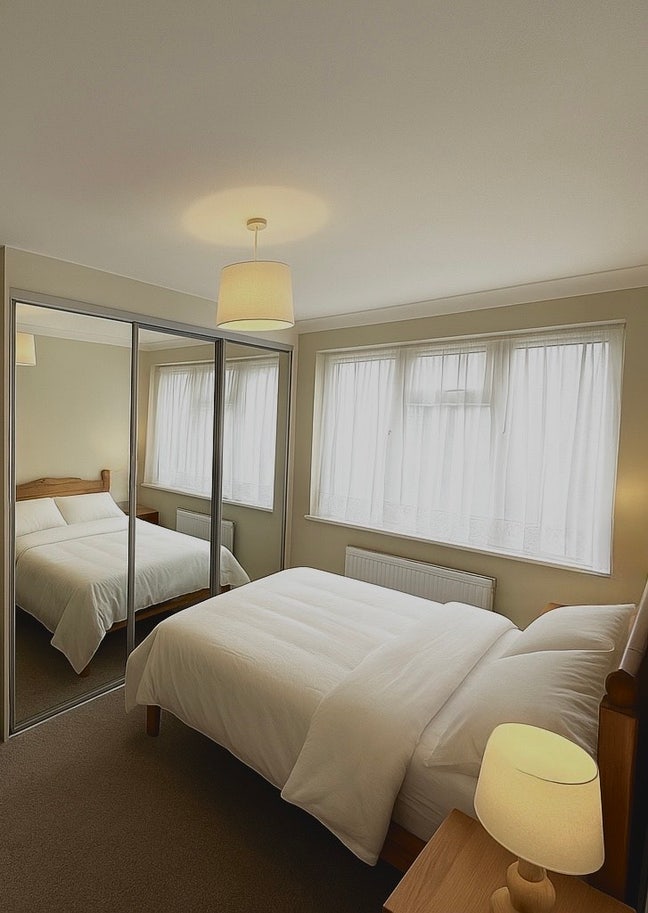Large Double Room (single occupancy) Main Photo