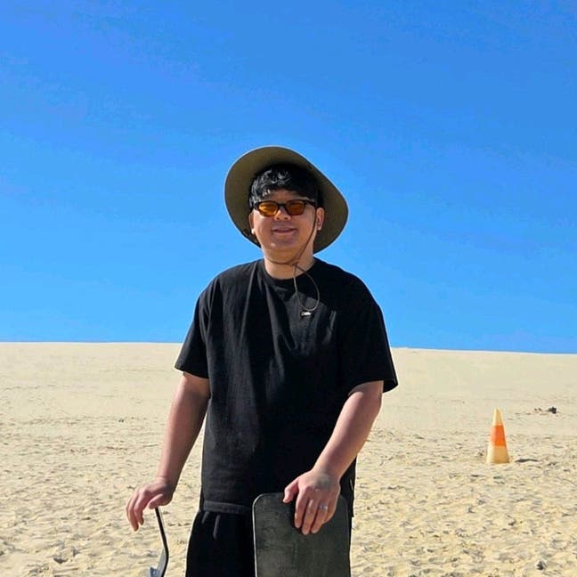 Looking for 4 years house share roommate Main Photo