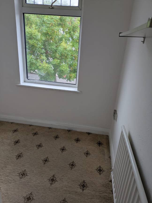 2 double one single for rent Croydon near trams st Main Photo