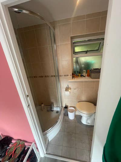 Spare room in detached house on edge of woodland. Main Photo