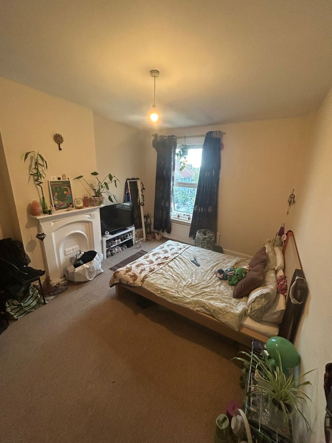 2 Dbl Rms (1 en-suite) in Prof Share Ashley Down  Main Photo