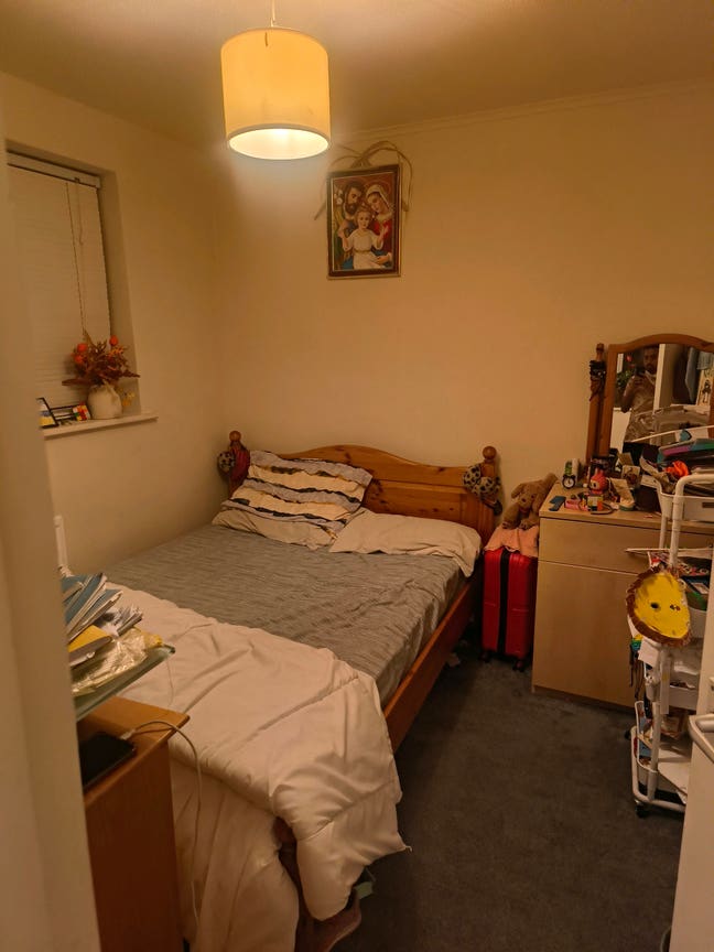 Spacious Double Room for Rent - Ideal for Singles  Main Photo