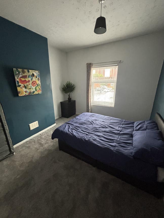 Double room in a house share  Main Photo