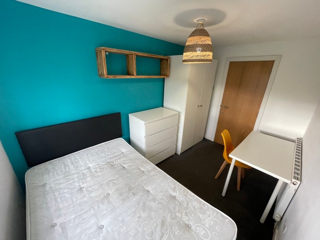  Semi Detached, Close to Upper Bangor / Ffriddoedd Main Photo