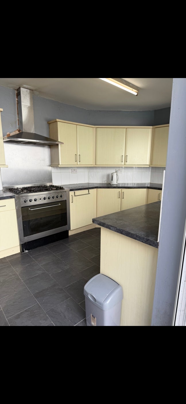 5 Bedroom House for rent  Main Photo