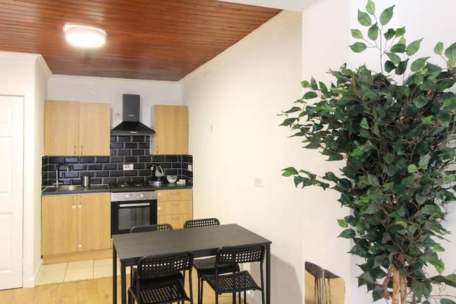 Large one bed flat to rent with bills included  Main Photo