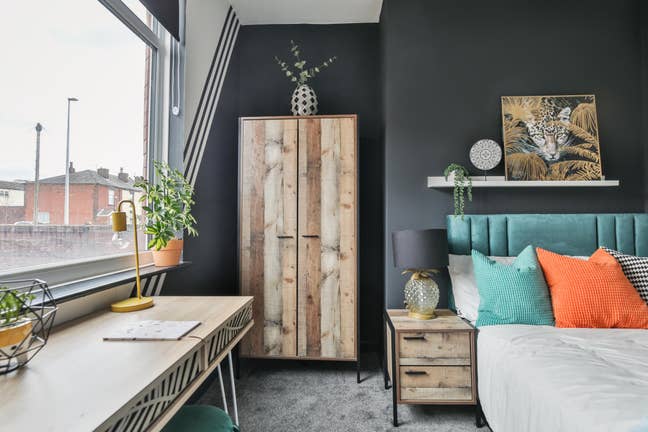 Lovely en-suite bedroom  Main Photo