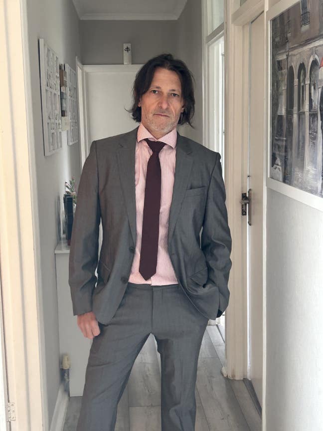 Professional Male seeks a single or double room Main Photo