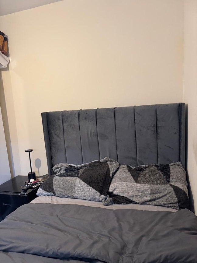 1 Bedroom to Let in 3-Bedroom Flat – Abbey Wood /  Main Photo
