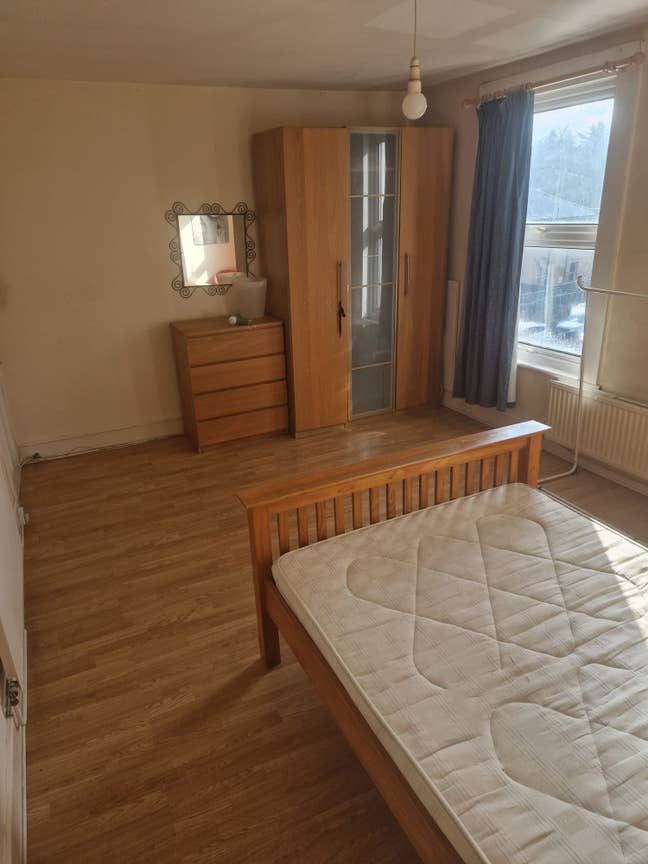 Bright Double room All bills included £800 Main Photo