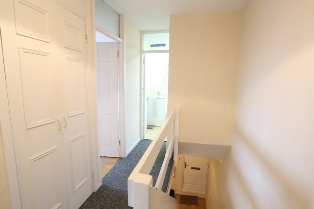 ✨  Room in 4-Bedroom Flat – All Bills Main Photo