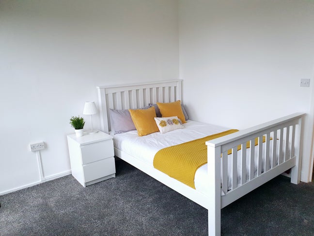 Renovated double rooms near Stratford  £819 - £839 Main Photo