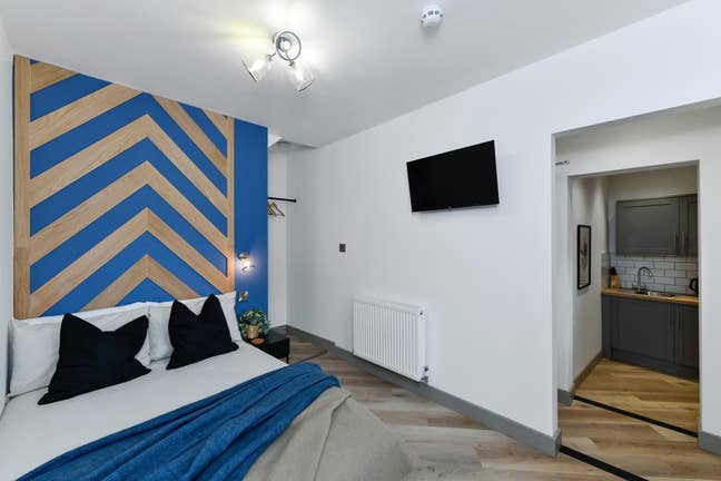 ***High Spec Refurbishment -  Studio Room Main Photo