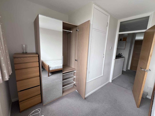 Full furnished double room share with professional Main Photo