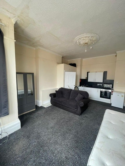 ***Studio Flat for Rent*** Main Photo