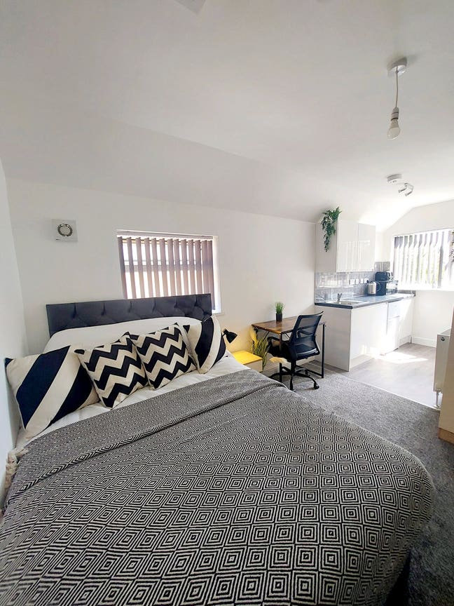 Brand New Studio Room Near City Centre Main Photo