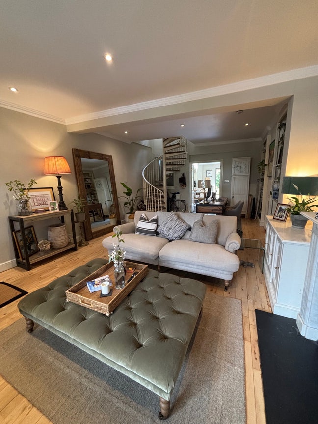 Large double room with en-suite  Main Photo
