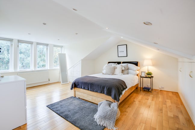* Beautiful House - Large En-Suite * View Now * Main Photo