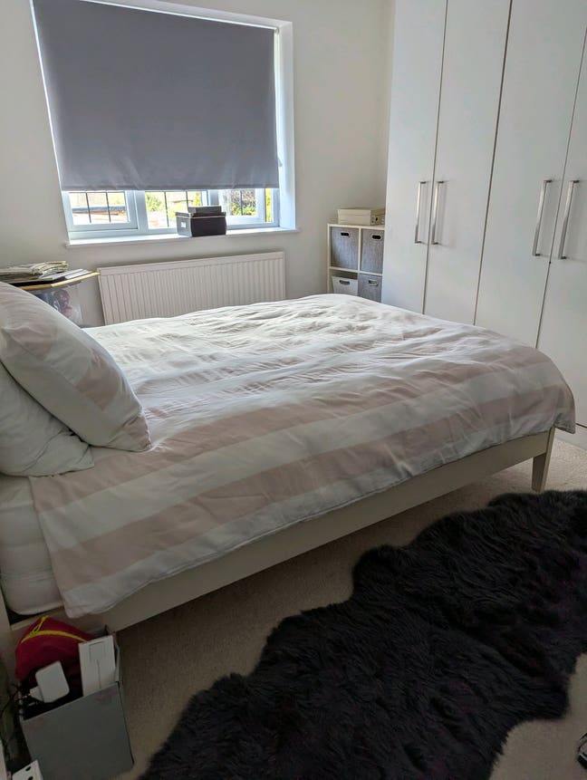 Lovely bright double bedroom  Main Photo