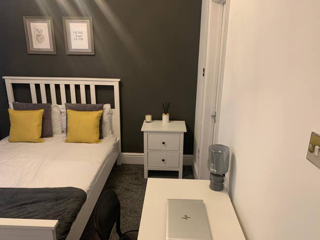 Double Room Available with own bathroom!! Main Photo