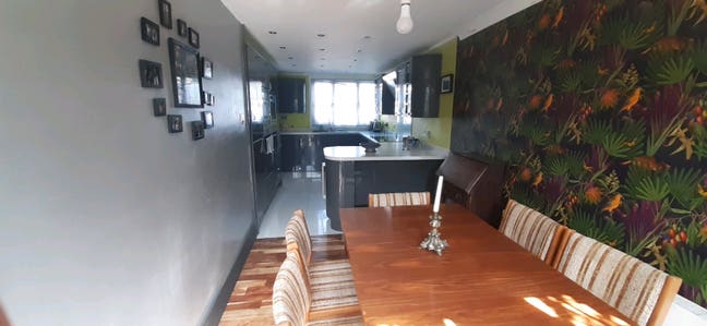 Bright Double Room (10sqm) For Female Professional Main Photo