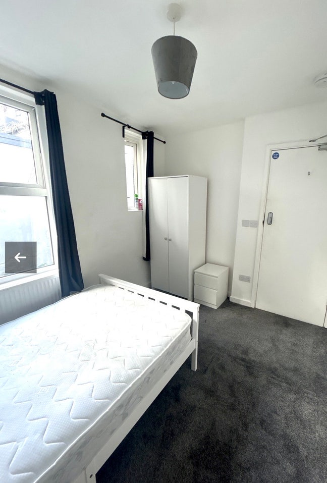 House share rooms available in Torquay Main Photo