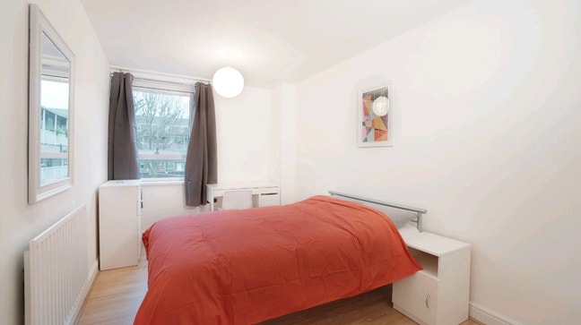 🆕️ 2 Rooms/ Living & Patio / All included Main Photo