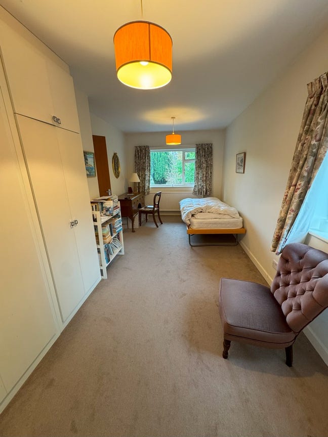 Large room in quiet shared house Main Photo