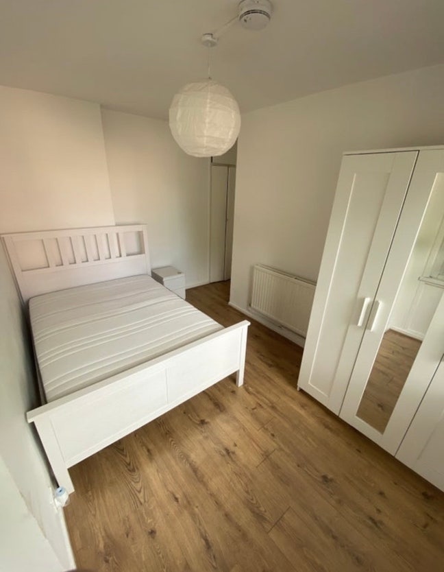 Single Bedroom in Surrey Quays! Main Photo